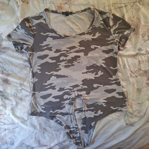 Love Streak| Women's Camo Top Size L